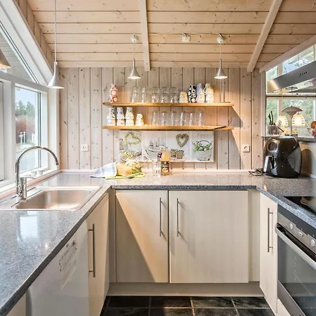 度假居 Awesome In With Sauna Rødby